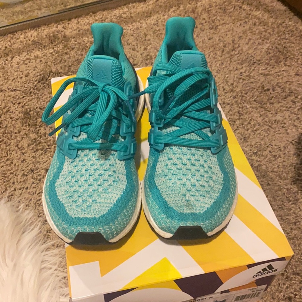 Woman’s adidas ultra boost